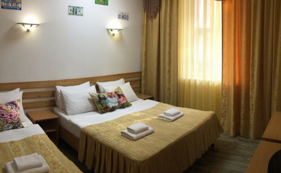 Люкс с отдельным балконом 3хместный. Отель АСТОН. Нижнее Джемете