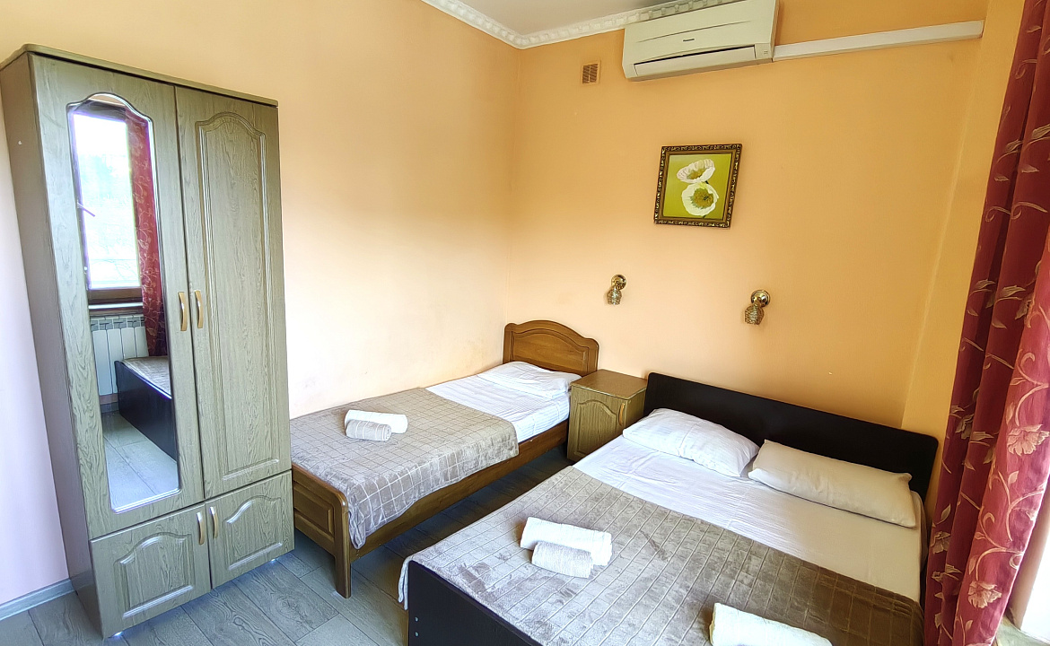 Трехместный номер «Комфорт». Гостевой дом "Цитрус". Лазаревское