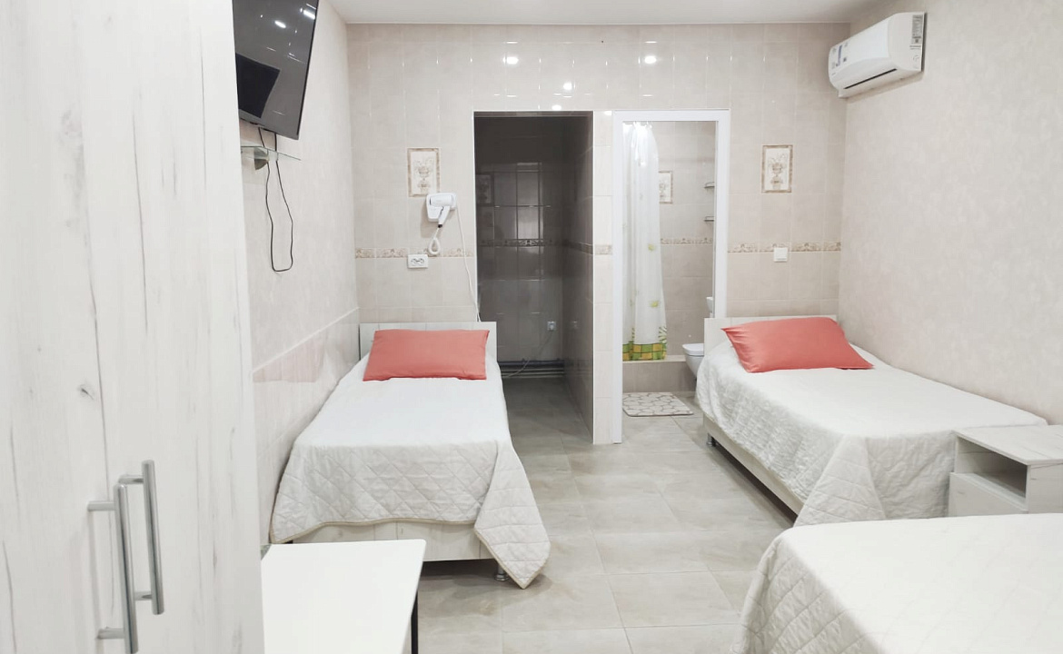 4-х местный  стандарт с кухней. Уда-ча в Свирском ущелье. Лазаревское