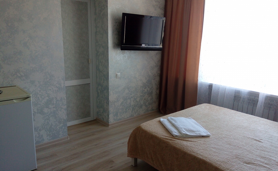 Полулюкс. Гостевой дом "Уютный дворик" на Толстого 42А. Геленджик