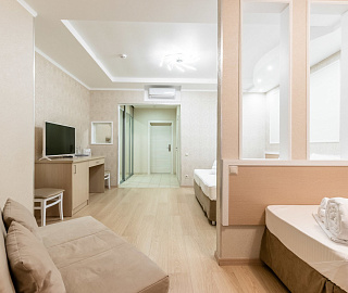 Пятиместный Полулюкс Студия. Гостевой дом Замок у Моря. 