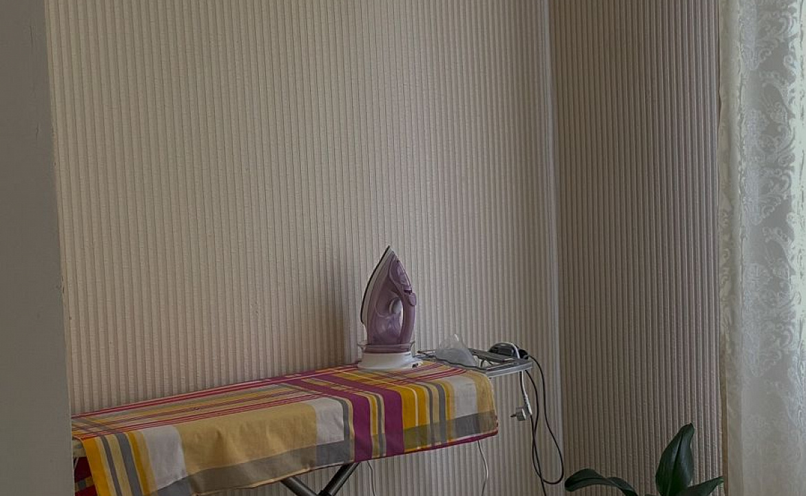 Двухкомнатная квартира под ключ. Двухкомнатная квартира у рынка . Гагра