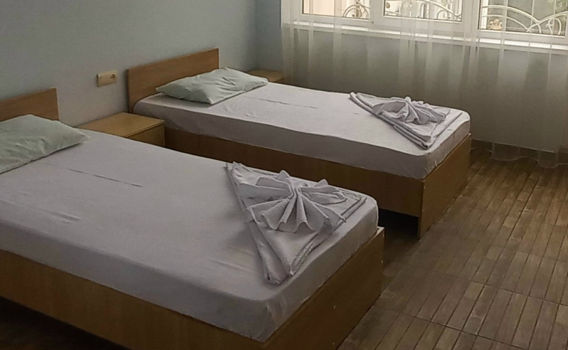 Стандарт. На Леона . Сухум