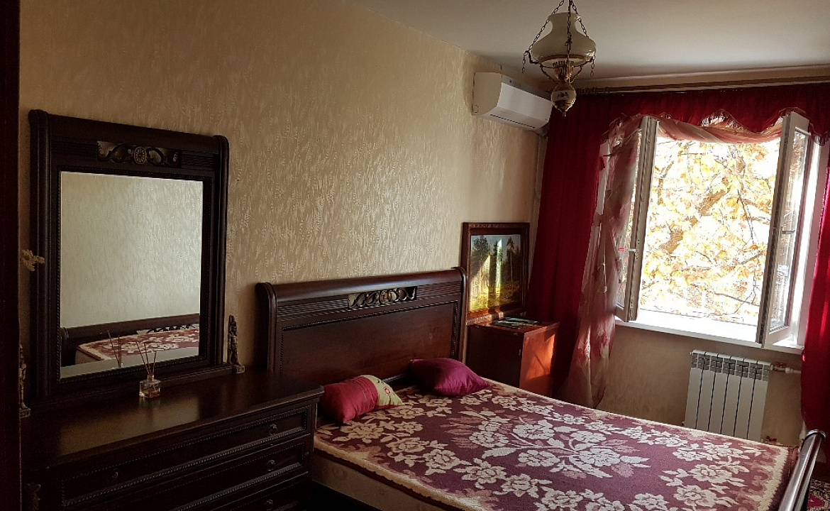 3-комн квартира под ключ. Квартира в многоквартирном доме Посуточно 3-комн квартира в Крыму г. Алуште. Алушта