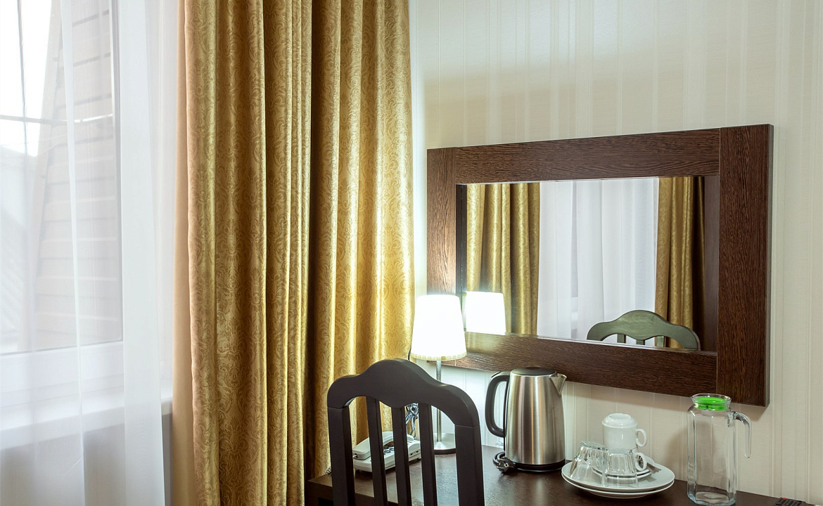 Стандарт с двуспальной кроватью. Отель «Фаворит». Геленджик