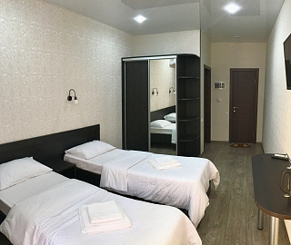 2 местные номера с балконом вид во двор. Гостевой дом София - Лазаревское. 