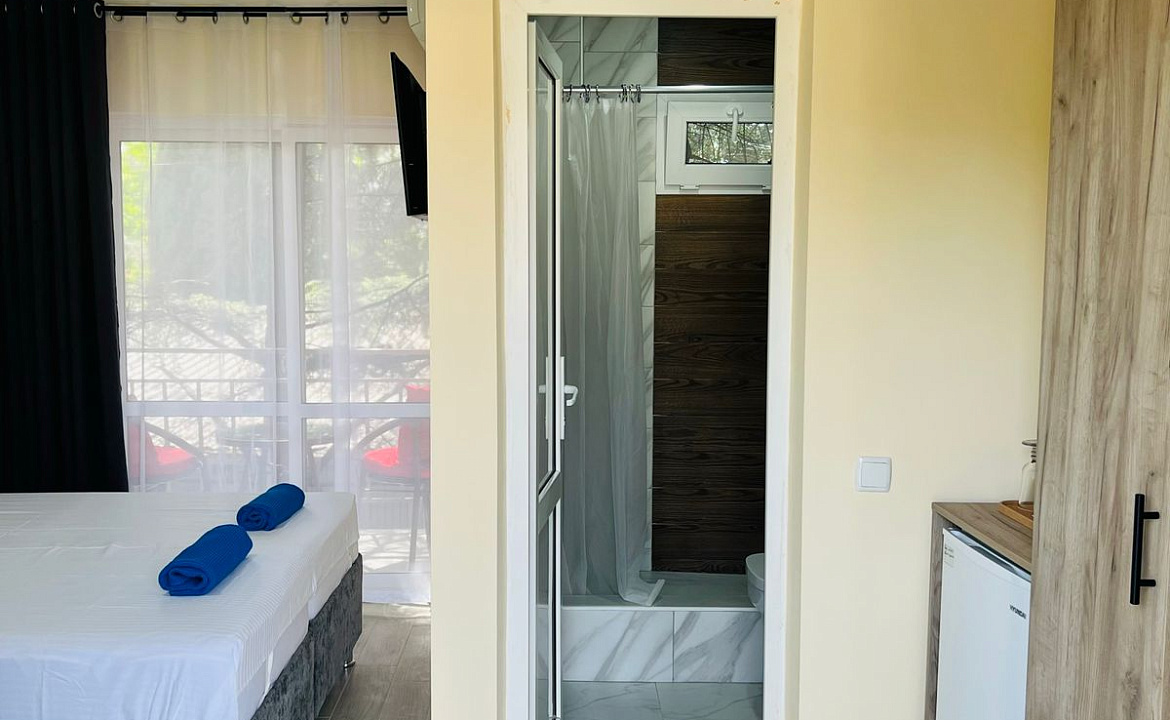 Двухместный люкс. Частный сектор Ул калараш 77. Лазаревское