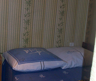 Небольшая комната для одного-эконом.. Гостевой дом "Галина" . 