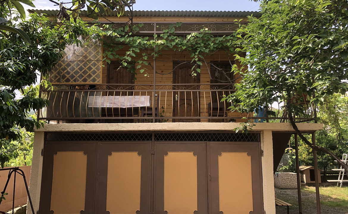 комфорт1. Гостевой дом В гостях у Заура. Сухум