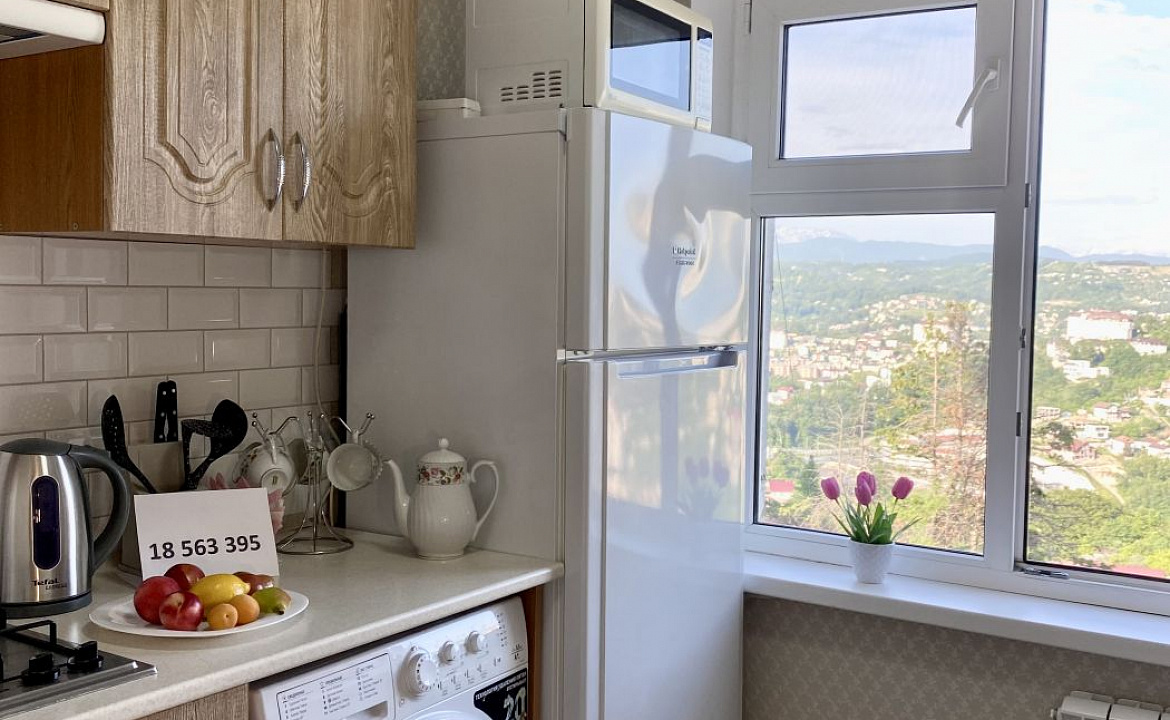 Квартира с великолепным видом на Горы и Море. Квартира в многоквартирном доме C видом на Горы и Море на Дмитриевой 56. Сочи