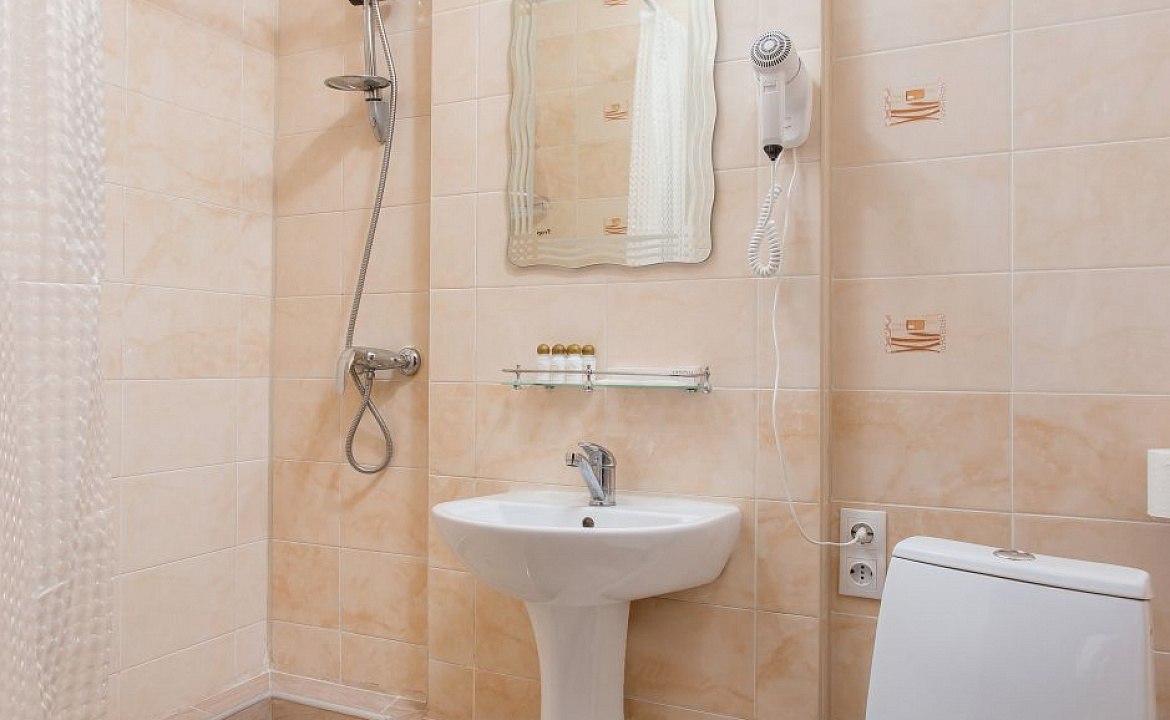 Стандарт с балконом. Гостиница "Бэлль" . Анапа