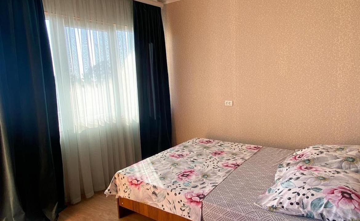 3-Местный номер стандарт. Гостевой дом "Ролан". Новый Афон