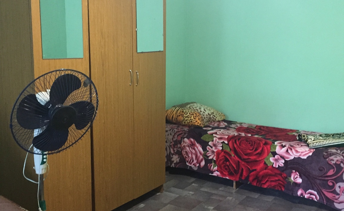 Четырехместный «Эконом». Гостевой дом на Комарова 17. Витязево