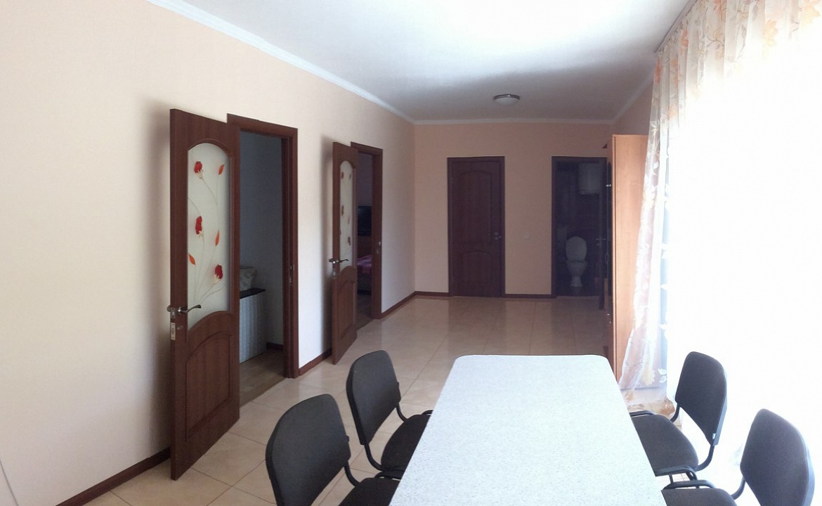 2х комнатный Номер на 6-7 человек. Гостевой дом ГРИГОРИЙ. Орджоникидзе