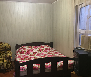  Трехместный со всеми удобствами. Гостевой дом на Комарова 17. 