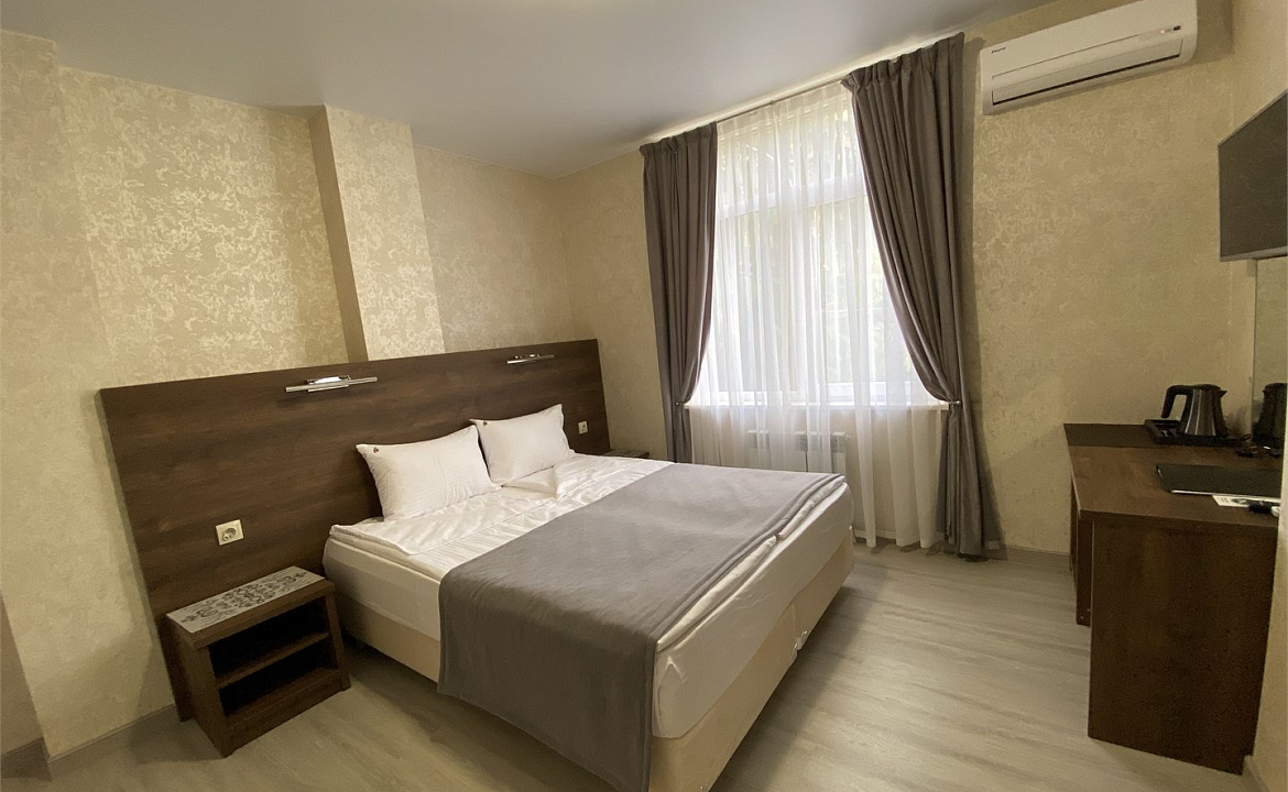 Стандартный номер с 1 кроватью или 2 отдельными кроватями. Отель "Маро". Сочи