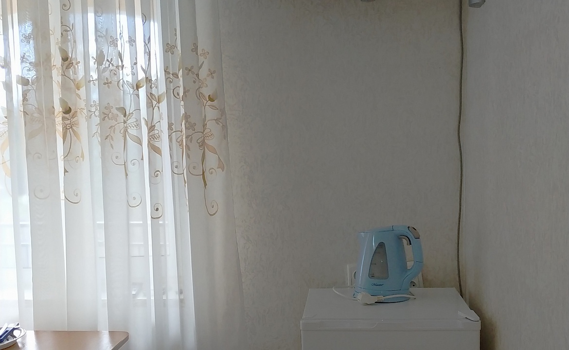 2-местный номер Стандарт с балконом. Гостиница Лагуна. Крым - частный сектор