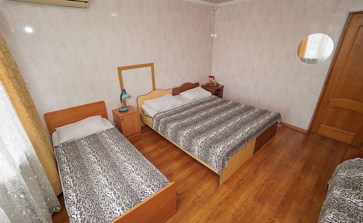 Трехместный Стандарт. Гостевой дом Амина. Сочи