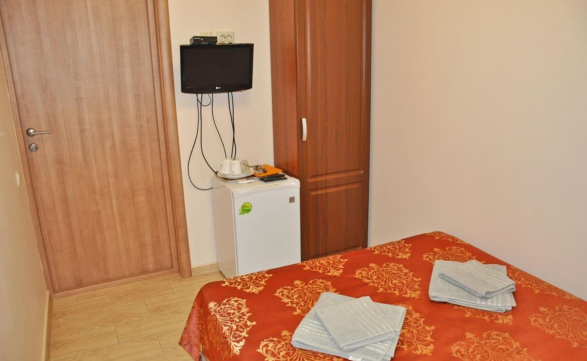 2-х местный эконом. Гостевой дом "Радуга". Витязево