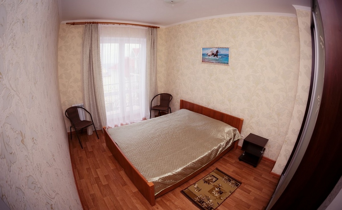 Семейный полулюкс. Вилла Вилена. Лазурное