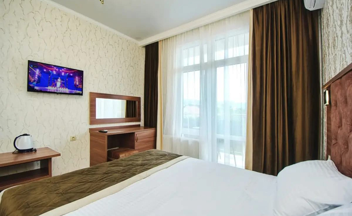 Двухместный номер с балконом. Отель Grand Sofia. Кабардинка