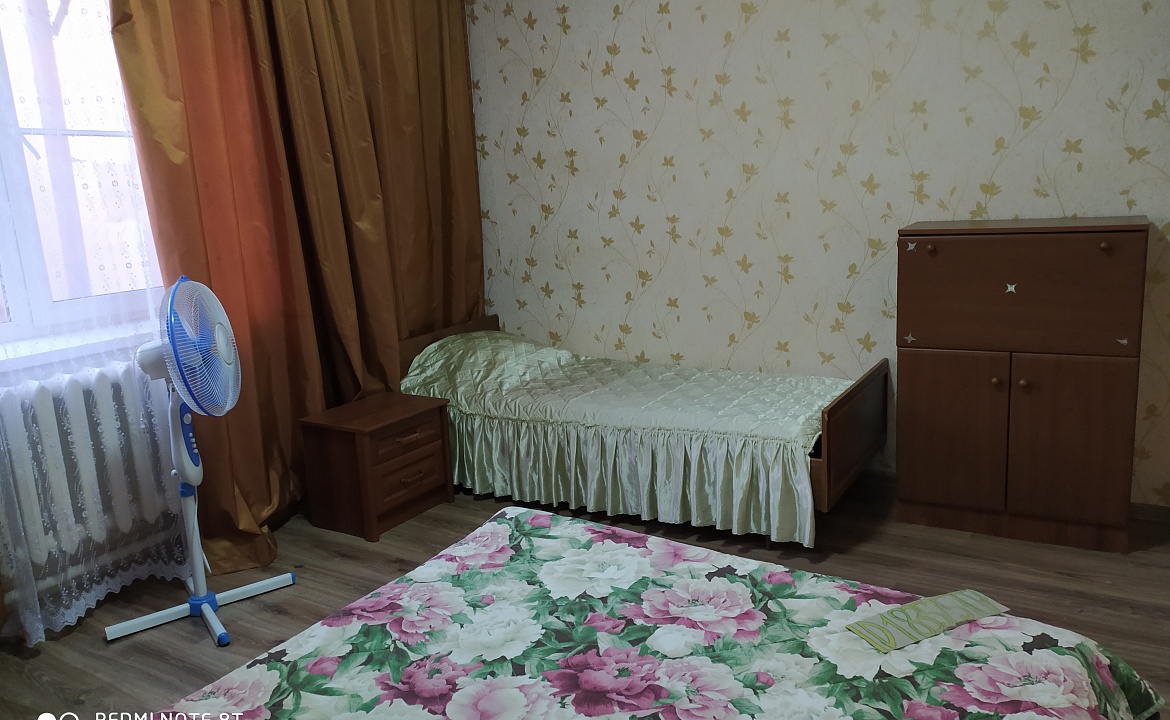 Первый этаж  под ключ до 12 человек. Частный сектор 2 этажа по отдельности под ключ, 2 отдельных домика.. Благовещенская