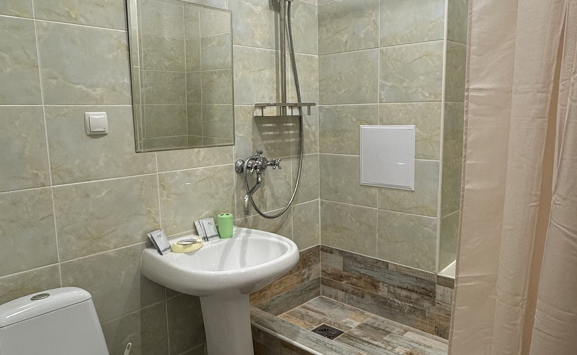 4-х местный номер / 4-х местный номер (мансарда). Гостевой дом «Акварель». Ольгинка