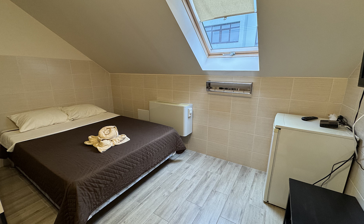 2-х местный номер (мансарда). Гостевой дом «Акварель». Ольгинка