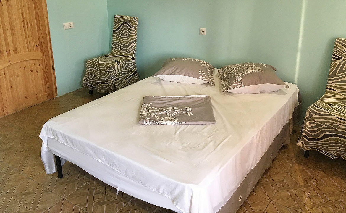 Трехместный номер. Гостиница "Тигратур"       . Джубга