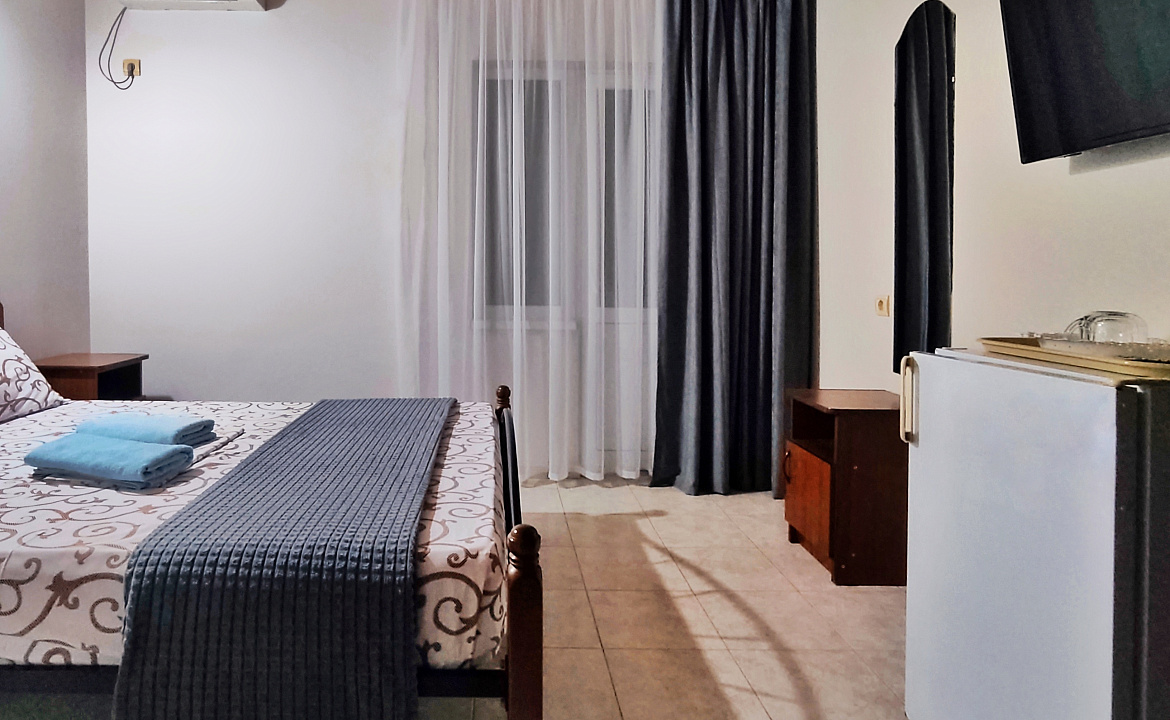 Двухместный с удобствами и балконом. Гостевой дом "Одиссей" - Кабардинка. Кабардинка