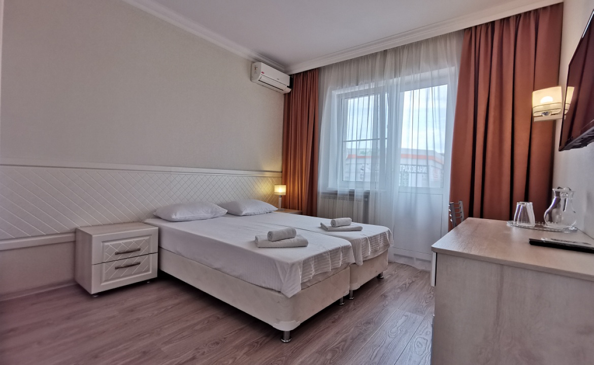 Улучшенный двухместный с балконом. Гостевой дом Orange House . Адлер