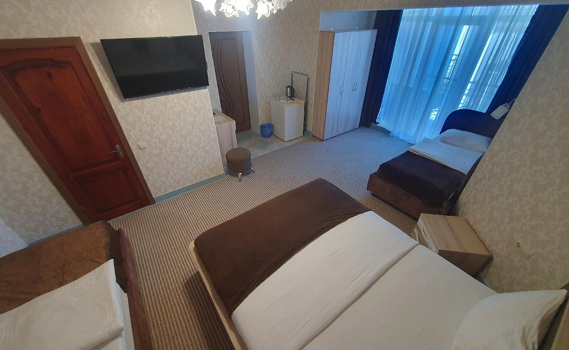 4-х местный стандарт. Гостиница  № 56 Семейный **. Симферополь