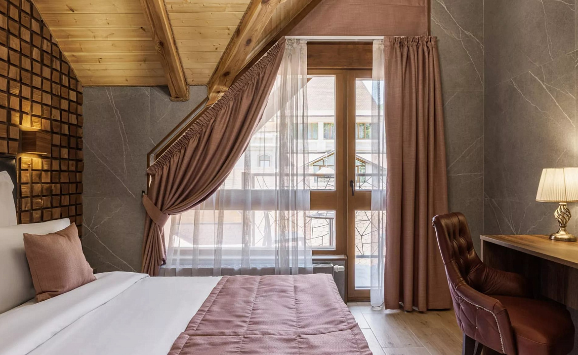 Делюкс с балконом. Отель "Stellar Collection Chalet". Красная Поляна Делюкс с балконом. Отель "Stellar Collection Chalet". Красная Поляна