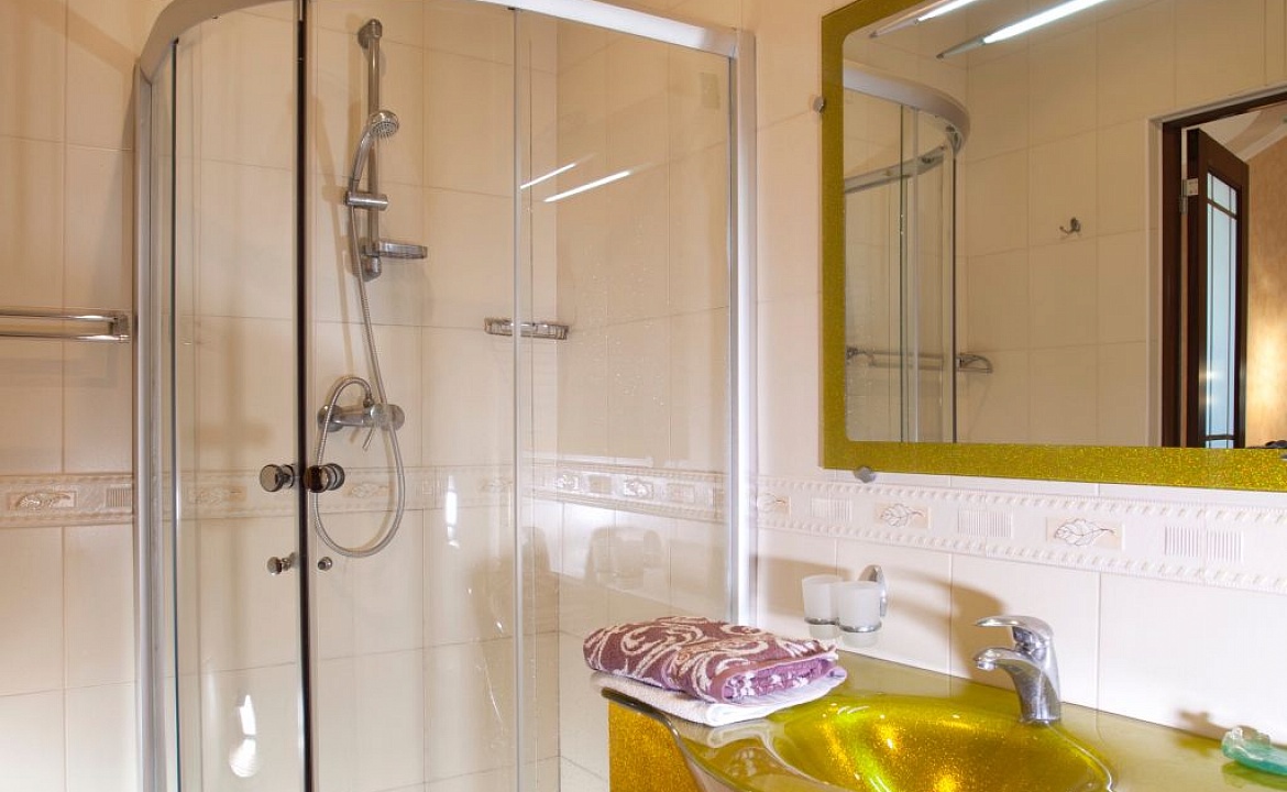 Полулюкс 1-комнатный. Гостиница Глория. Кореиз