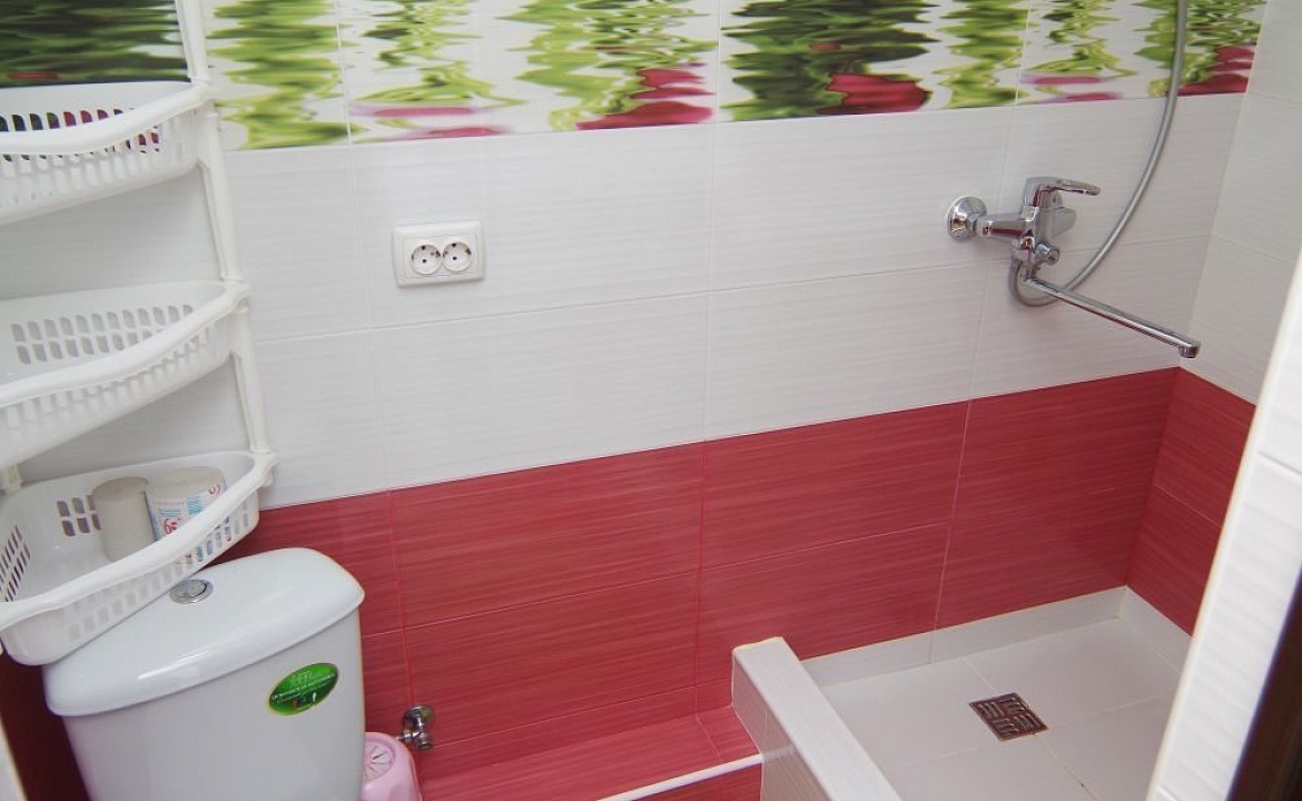 Люкс семейный 4-х местный номер с балконом. Частный гостевой дом у Ярославовны. Алушта