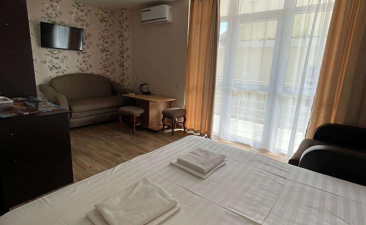 Комфорт 4-5ти местный. Отель «Черноморец». Лазаревское