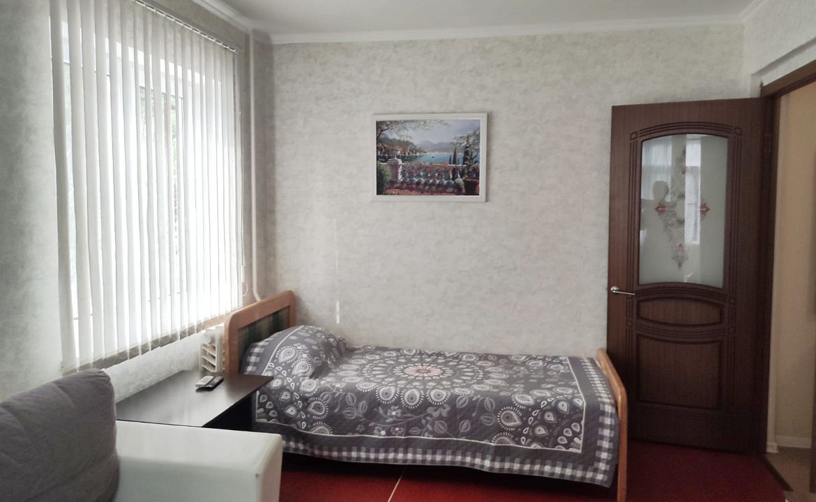 1-но комн квартира в центре п Лазаревское. 1-но комн кв у жд. Лазаревское