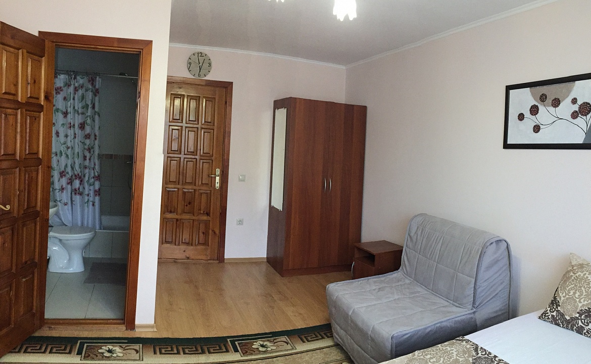 Двухместный стандарт на третьем этаже. Частный сектор Коттедж на Кольцевой. Лазаревское