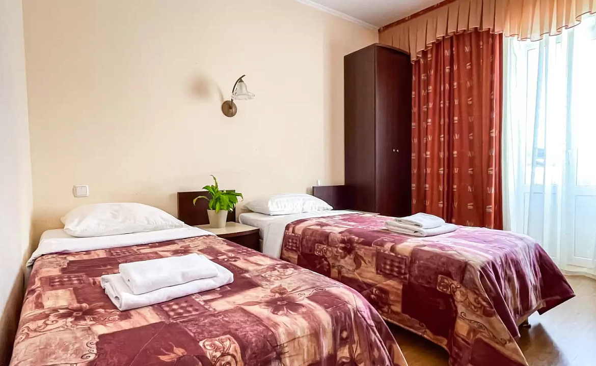 2-х местный полулюкс с односпальными кроватями. Мини-отель "Ардо". Анапа