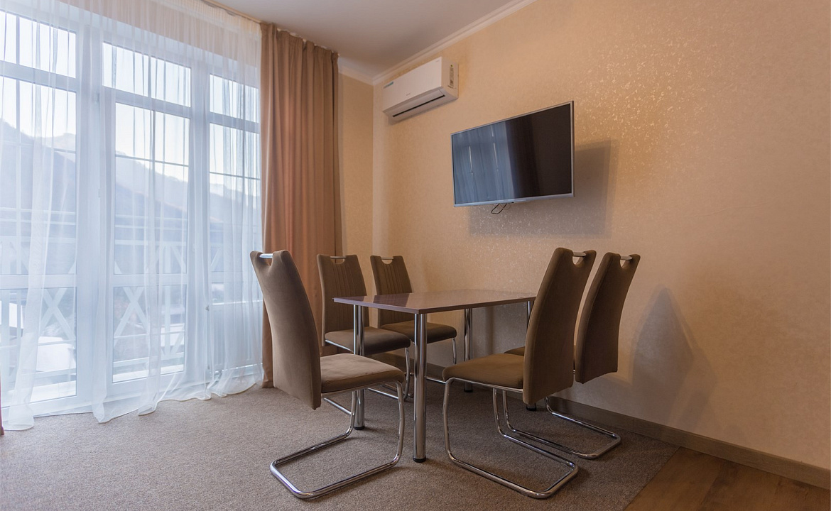 Апартаменты с видом на горы. Апартаменты "Гости". Красная Поляна