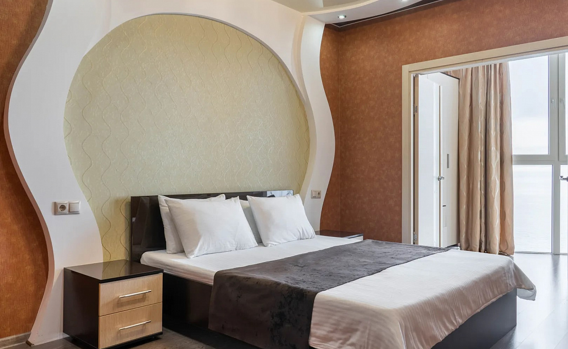 ЖК Атаман с витражными окнами и видом на море. Квартира в многоквартирном доме Deluxe apartment ЖК Атаман с видом на море. Сочи