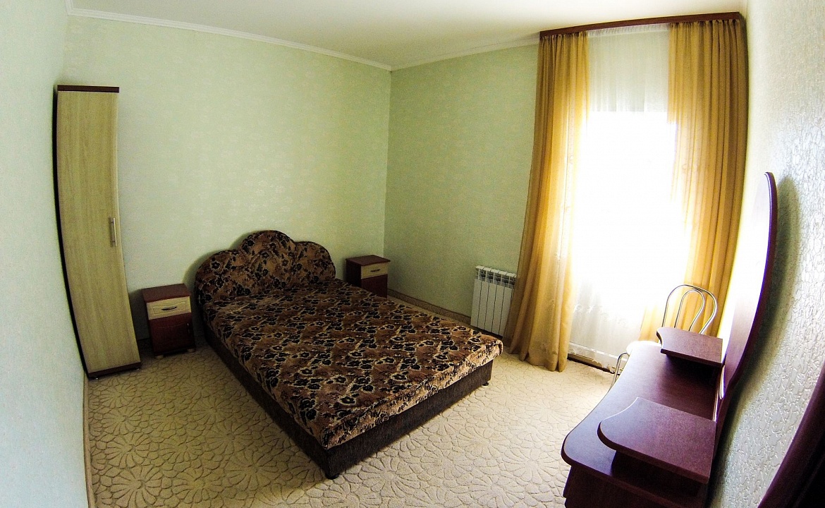 Двухкомнатный. Частный гостевой дом АльтАлушта. Алушта