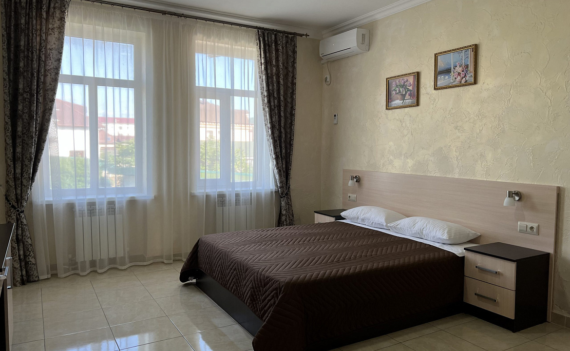 Улучшенный двухместный. Отель MONAKO. Кабардинка