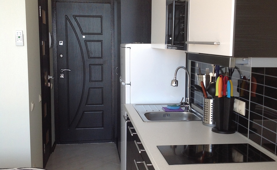 Полулюкс для двоих с видом на море. Квартира в многоквартирном доме Аппартаменты «Премьера». Чайка