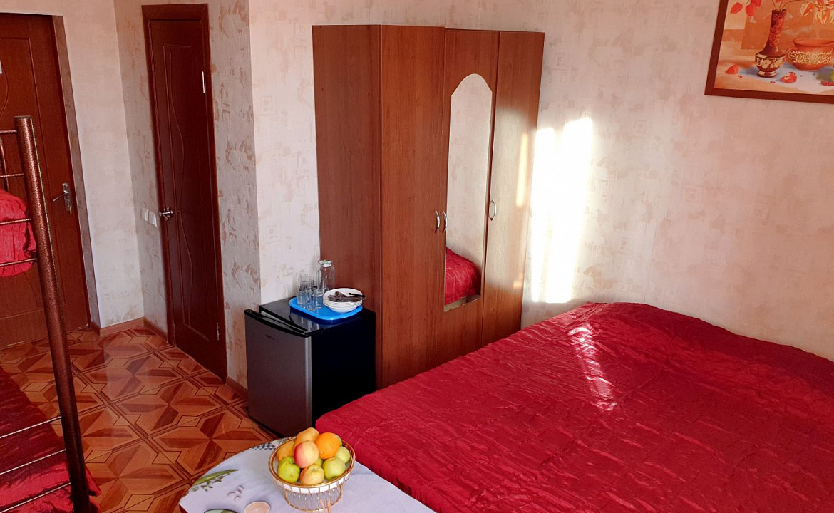 Семейный номер. Гостевой дом POLO. Анапа