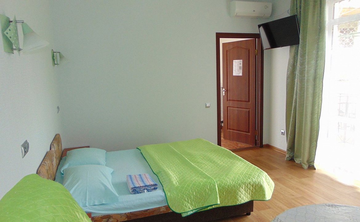 Трехместный номер-студия 