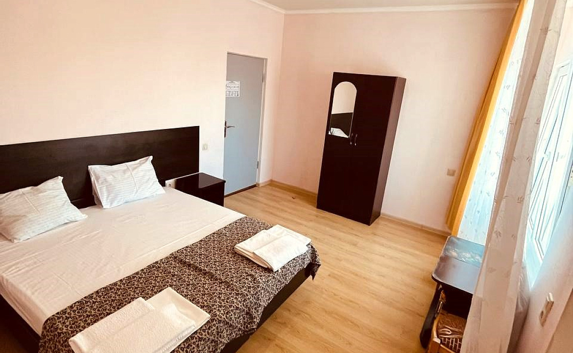 Стандартный Двухместный с доп. местом и балконом. Отель "Гермес" . Вардане Стандартный Двухместный с доп. местом и балконом. Отель "Гермес" . Вардане