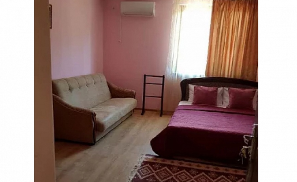 Полулюкс-студия. Гостевой дом Дарья. Сухум