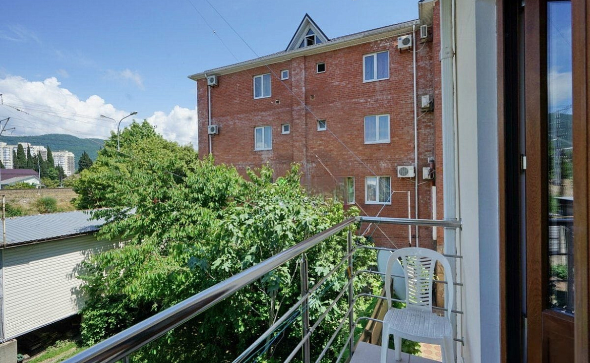 Трехместный номер «Комфорт». Гостевой дом "Цитрус". Лазаревское