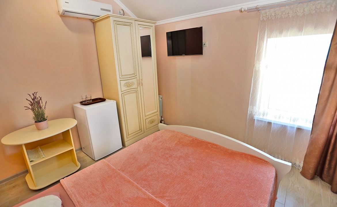 3х местный стандартный номер. Гостевой дом Надежда - Витязево. Витязево 3х местный стандартный номер. Гостевой дом Надежда - Витязево. Витязево